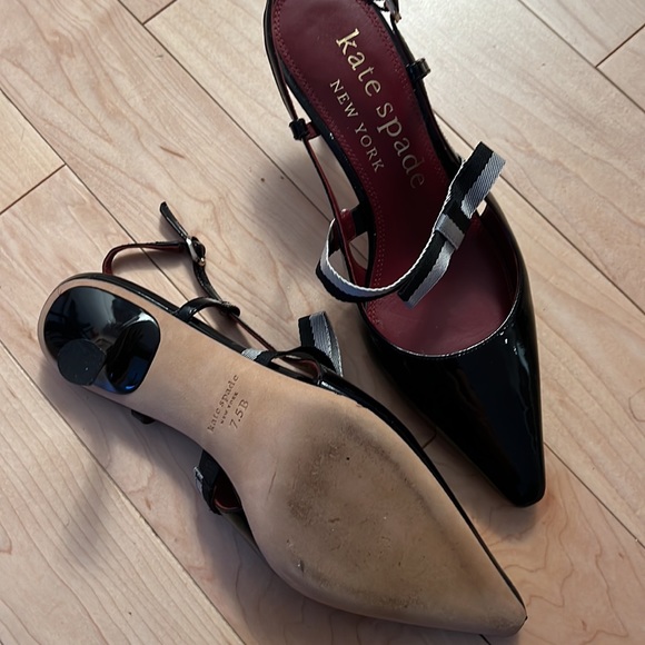 Kate Spade Patent with Bow Size 7.5 Sling Back Sandals - Picture 5 of 6